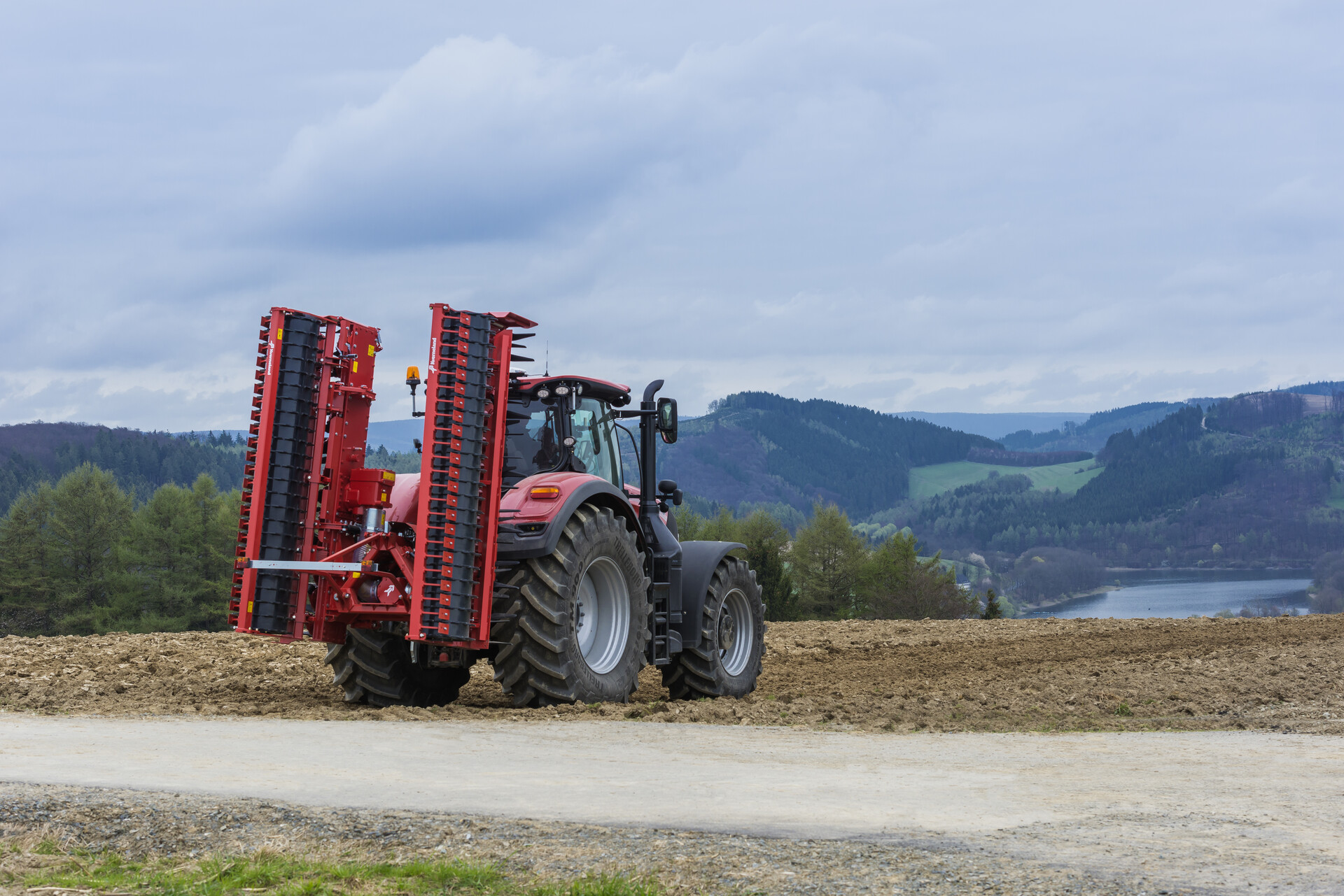 Kverneland Erpice Rotante Pieghevole Ng H 101 F30 Erpici Rotanti Erpici Rotanti Lavorazione Terreno Kverneland Brand Italy Home Kverneland Italia